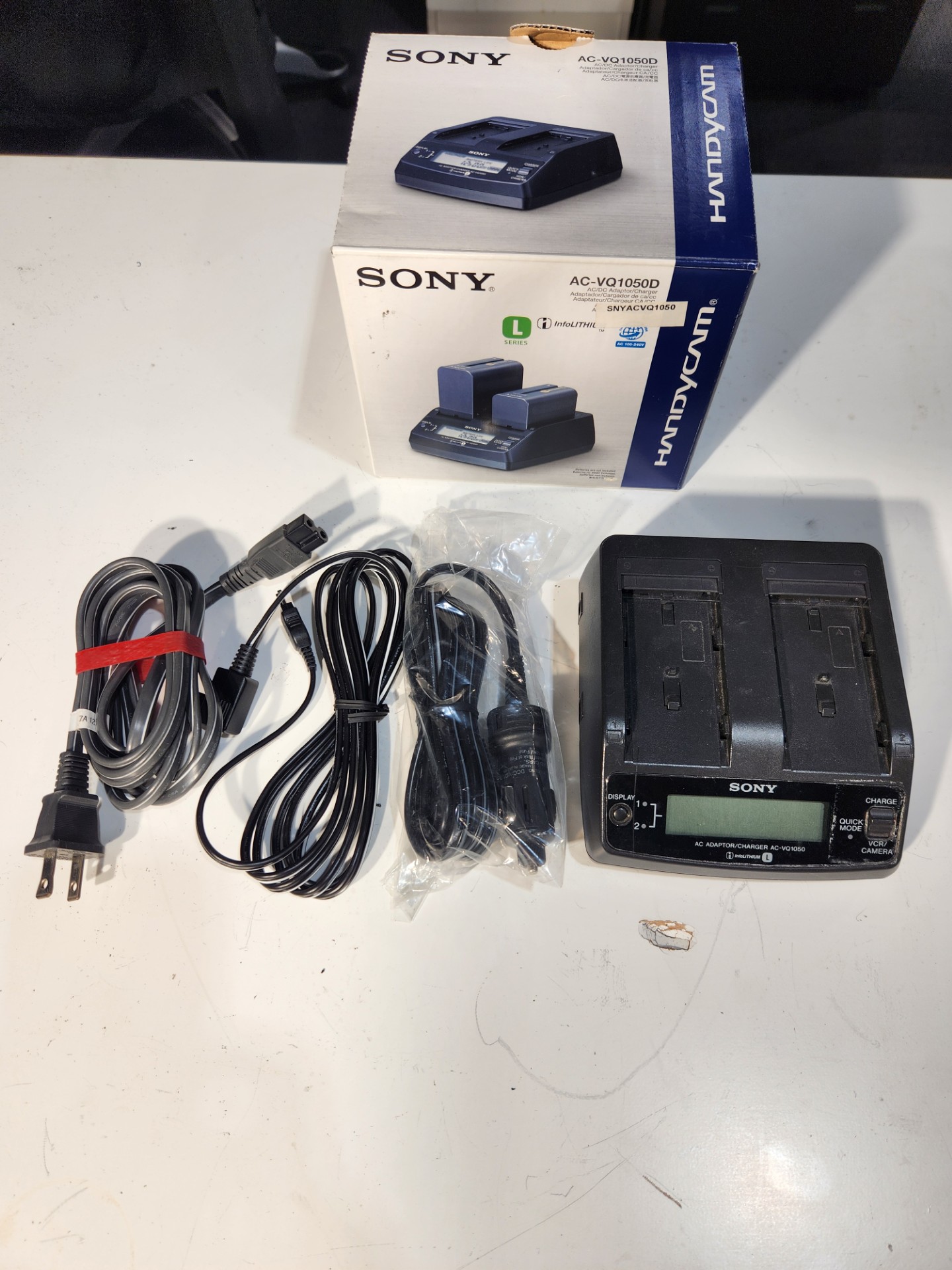 Sony AC-VQ1050D Lithium Dual Bay Battery Charger