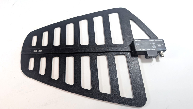 Betso - Sharkie Wideband UHF Active Antenna