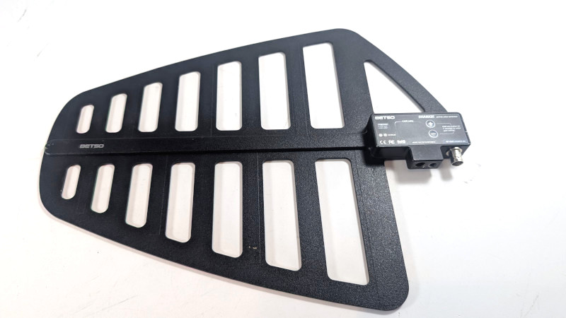 Betso - Sharkie Wideband UHF Active Antenna