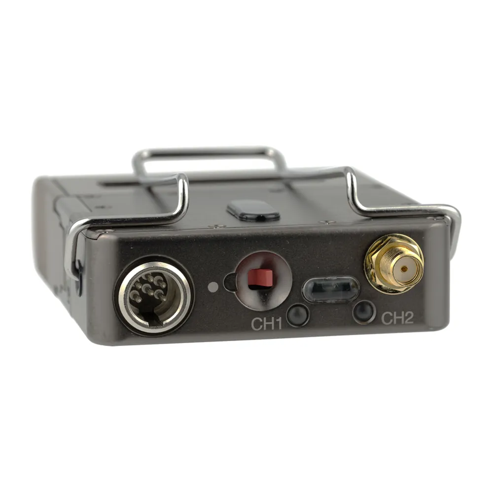 Lectrosonics DCHT Digital Camera Hop Transmitter: The top panel with the input jack, level LEDs, switch, and antenna jack.