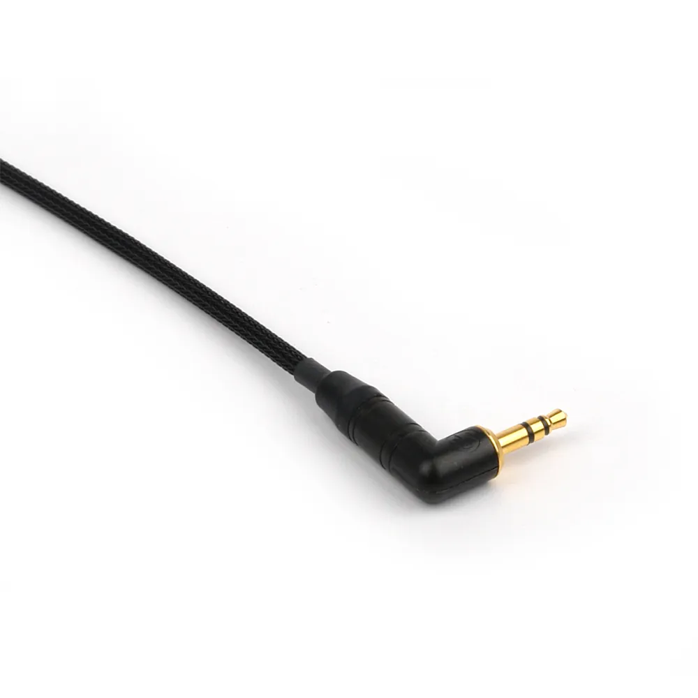 Remote Audio CA1/8L10 Right-Angle Stereo Jumper Cable: One right-angle 3.5 mm plug up close.