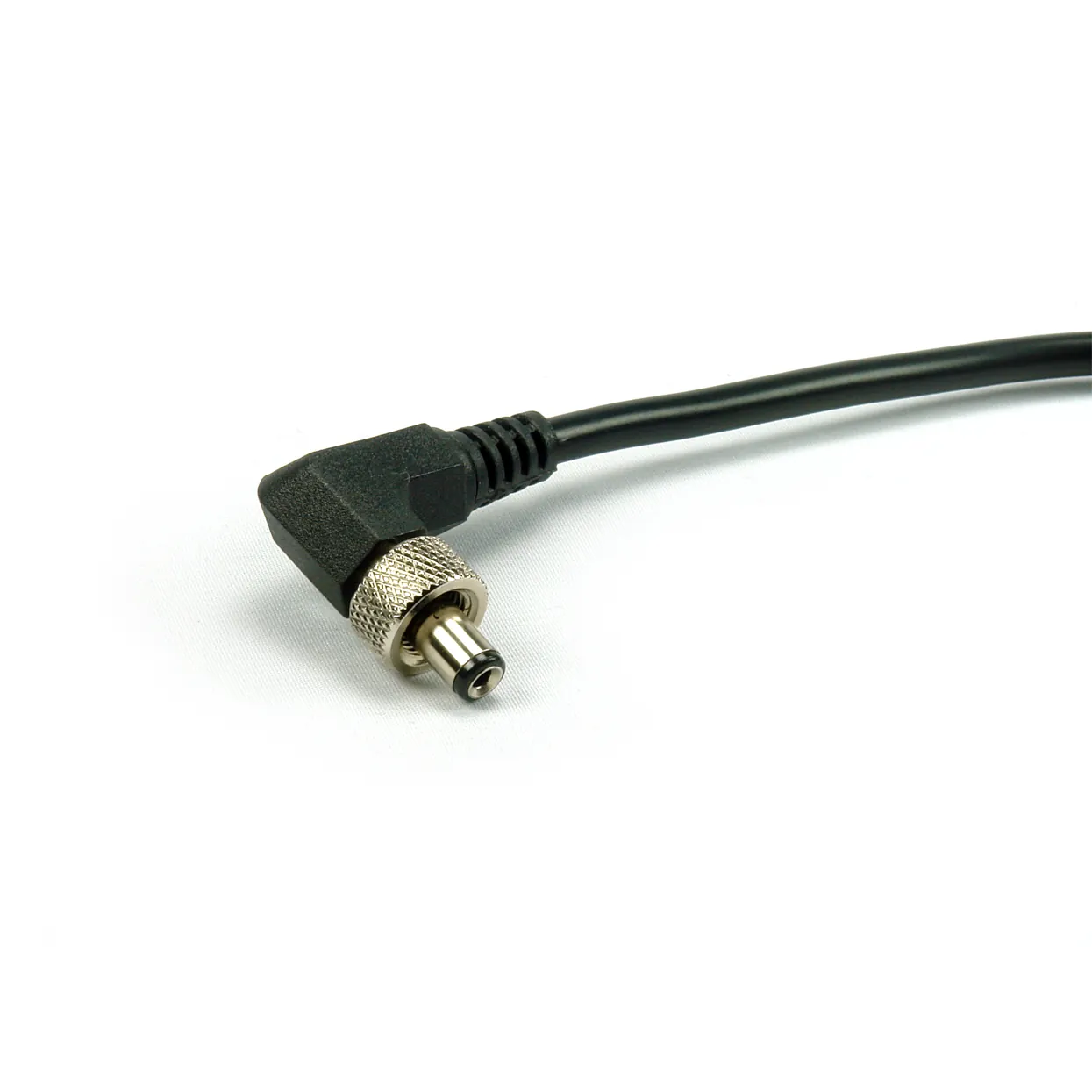 Remote Audio CALEPWRBLOCKTAP D-Tap to Lectrosonics LZR Power Cable: The right-angle locking coaxial plug up close.
