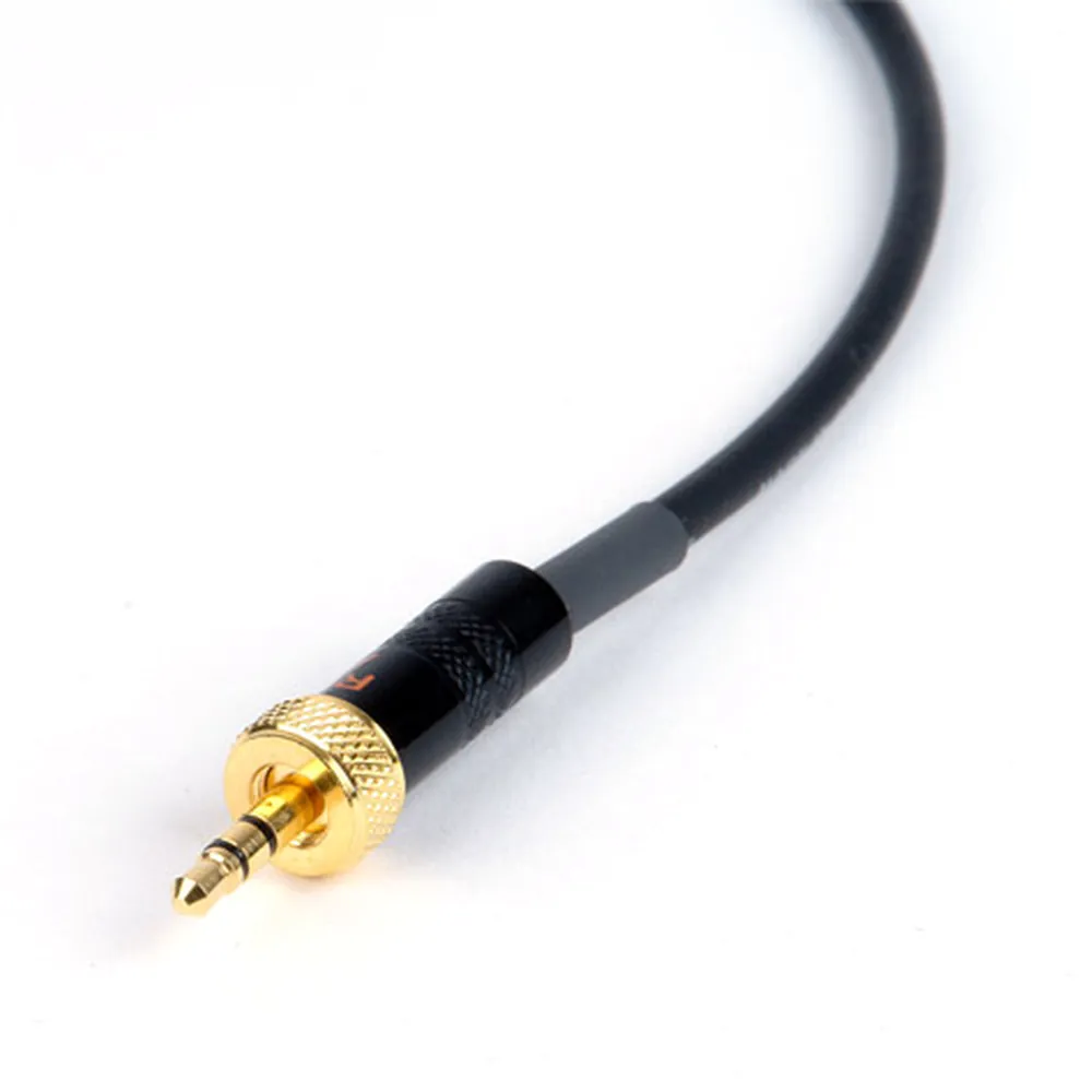 Remote Audio CASENEK100ST Adapter Cable for Sennheiser Receivers: The locking 3.5 mm TRS plug up close.