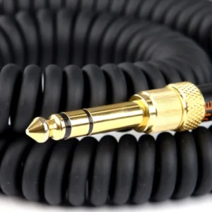 Remote Audio HN-7506 High-Noise Headphones: The headphone cable's 1/4-inch plug.