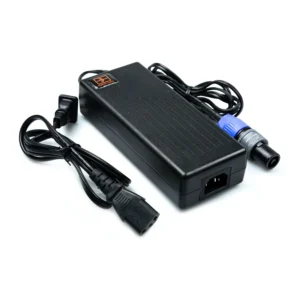 Remote Audio LIFEBOXCH4 LiFe Box Charger with Speakon: The charger with its Speakon lead and AC power cord.
