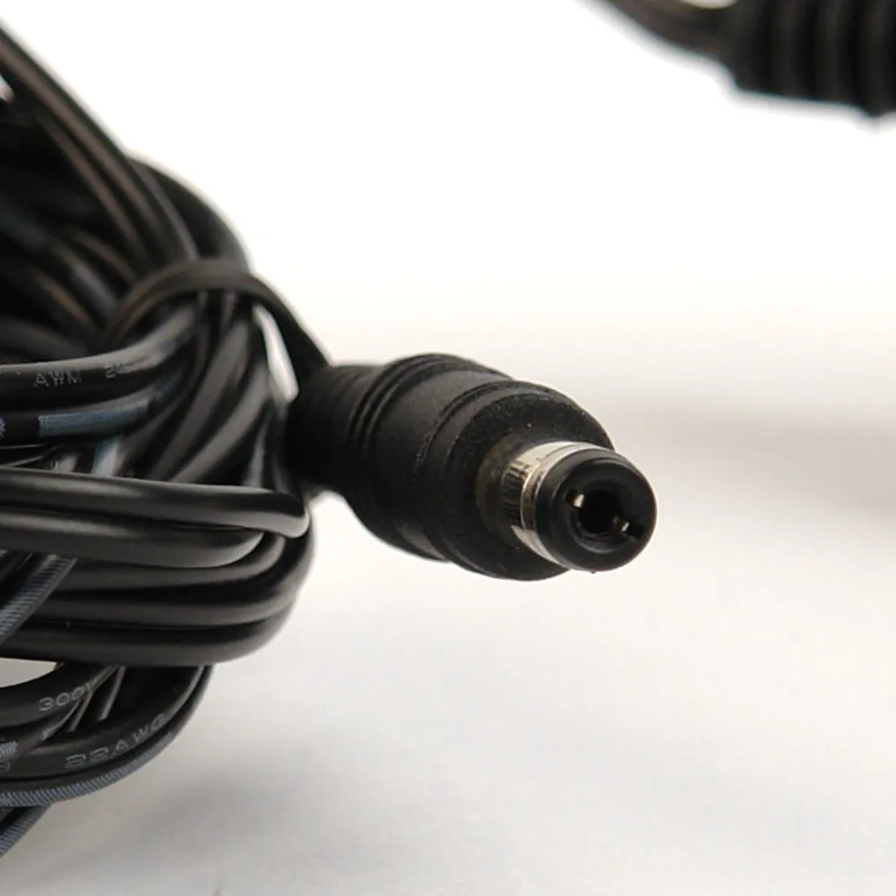 Remote Audio PS12V1.5A 12V DC 1.5A Power Supply: The 2.1 mm coaxial plug up close.