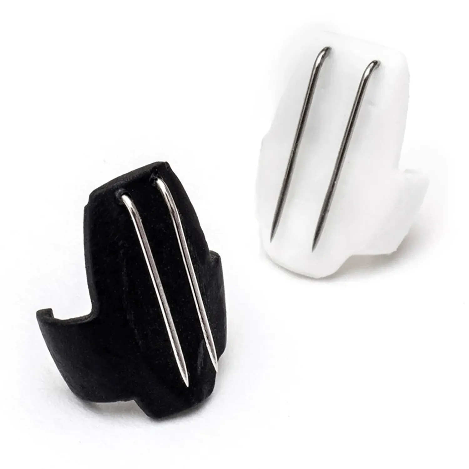 Viviana Beetle Vampire: black and white clips side by side, showing their pins.