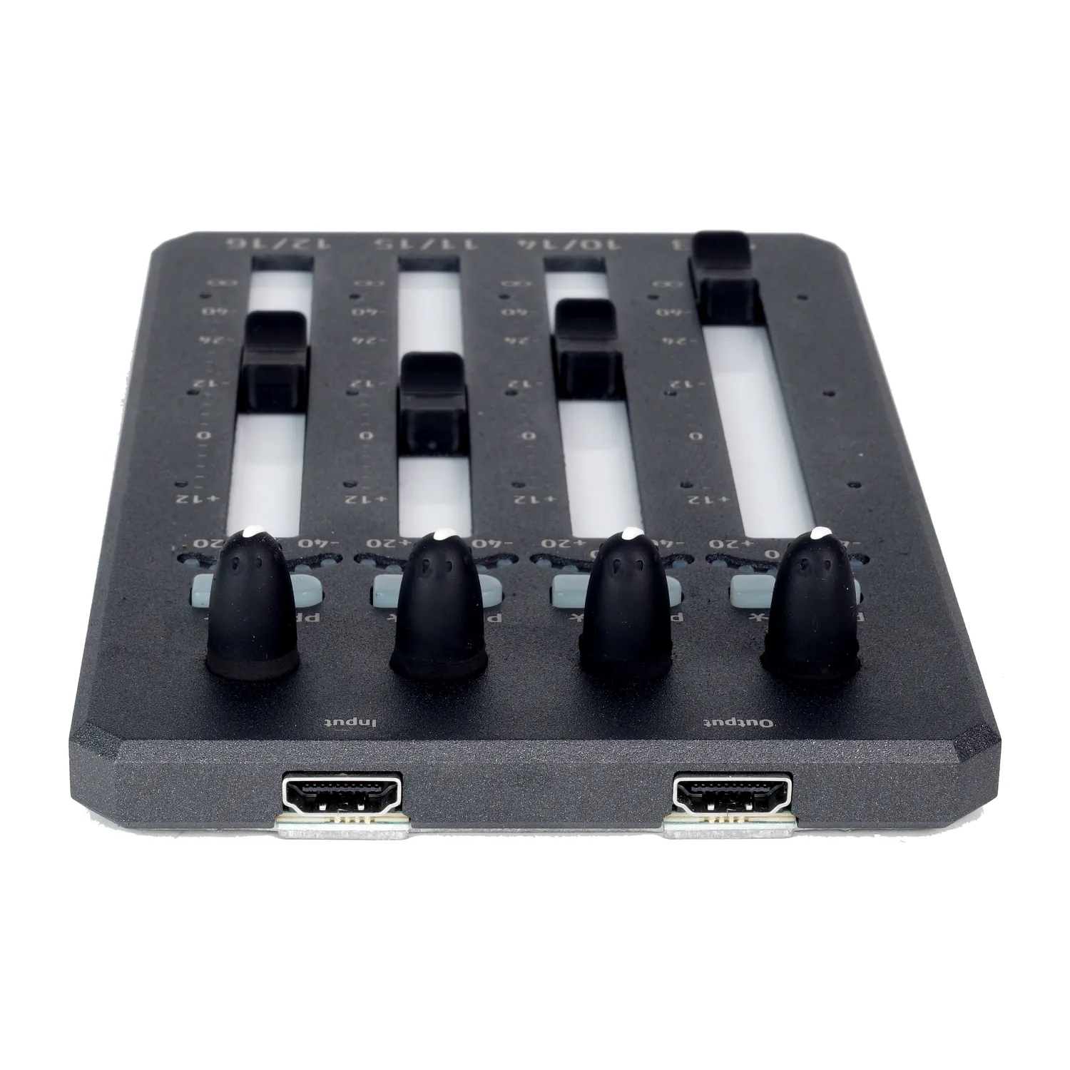 Zaxcom Aria-4 Extension Panel: The connector edge of the Aria-4, with its two video data ports.